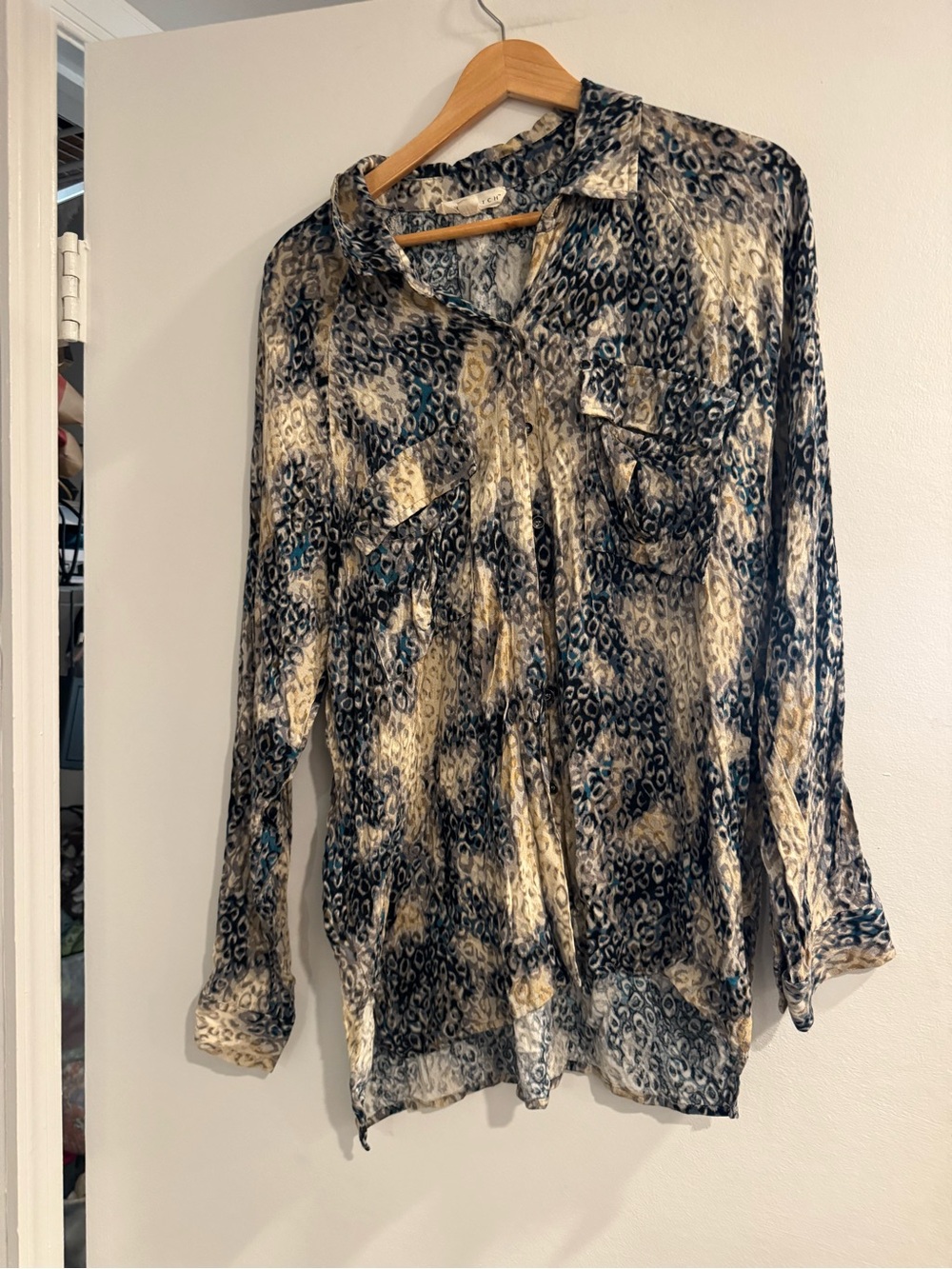LoveStitch Leopard Print Button Front Shirt Women’s Large Long Sleeve